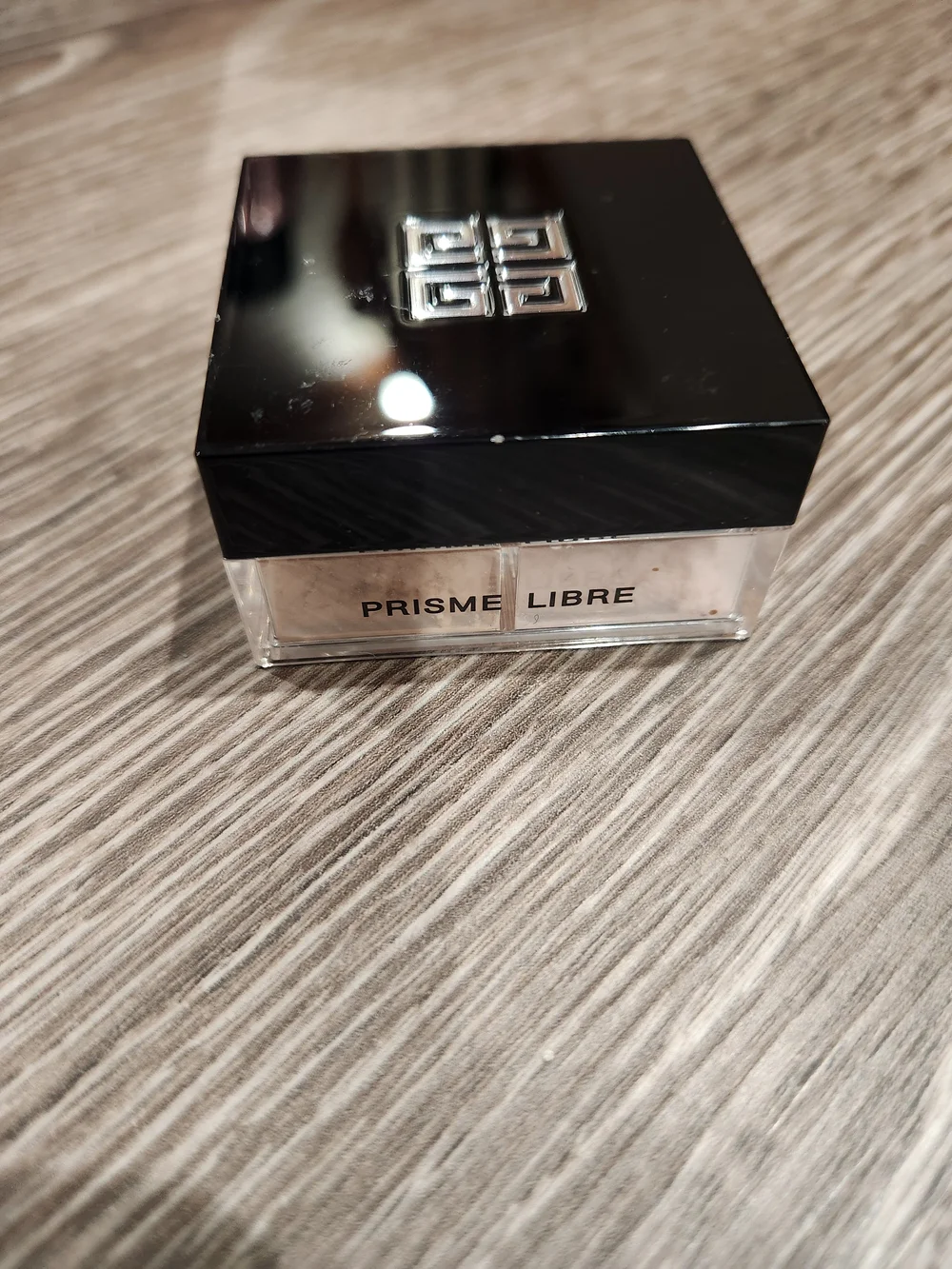 Givenchy Prisme Libre Light-Reflecting Setting Powder OG Formula Shade 3
